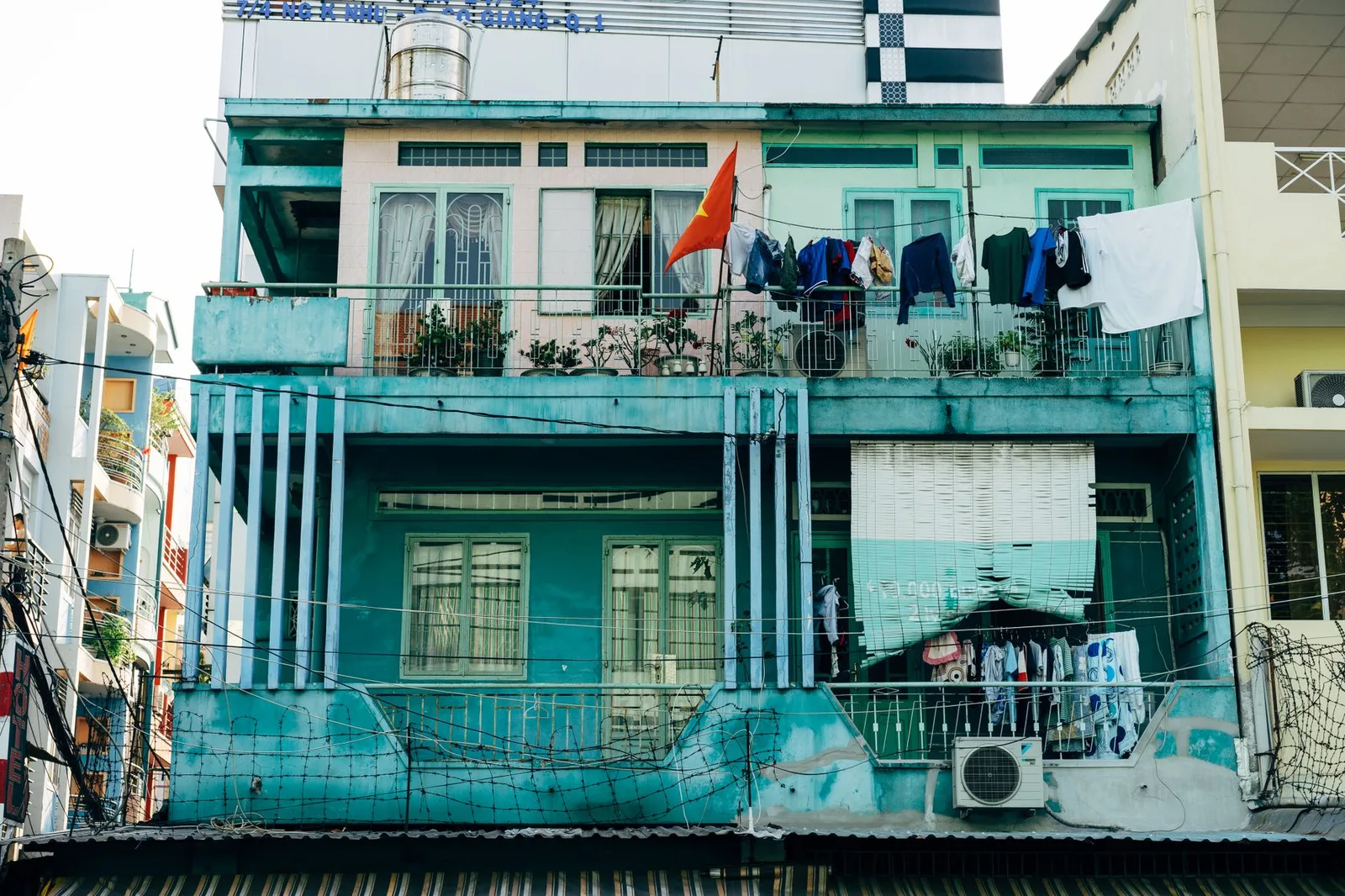 Mặt tiền một ngôi nhà phố nhiều tầng ở TP. Hồ Chí Minh, minh họa căn nhà phố đang cho thuê có thể bị kê biên để thi hành án